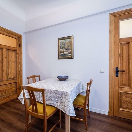 شقة Stories Writer'S Ap 40Sqm Renovated Free Parking ريغا المظهر الخارجي الصورة