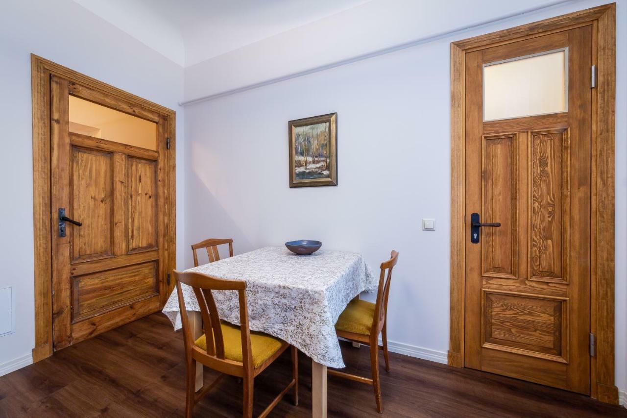 شقة Stories Writer'S Ap 40Sqm Renovated Free Parking ريغا المظهر الخارجي الصورة